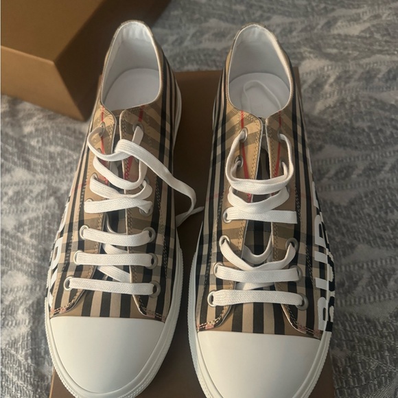 Burberry Sneakers for sale. - Picture 3 of 4